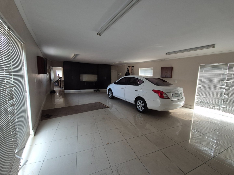 4 Bedroom Property for Sale in Bluewater Bay Eastern Cape